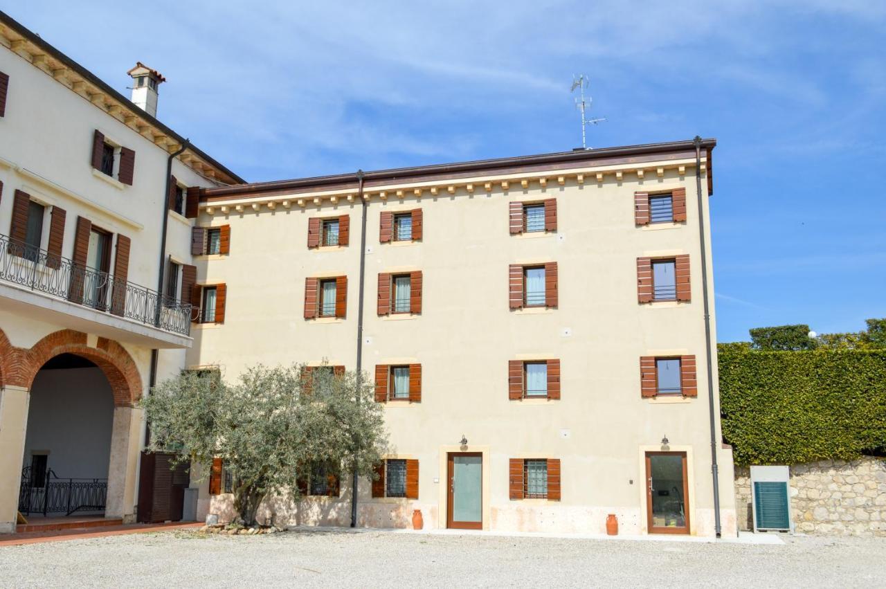 Verdeolivo 1876 - Apartments & Pool Mezzane di Sotto المظهر الخارجي الصورة