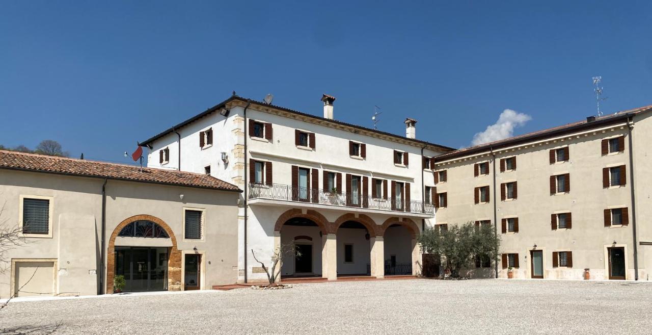 Verdeolivo 1876 - Apartments & Pool Mezzane di Sotto المظهر الخارجي الصورة