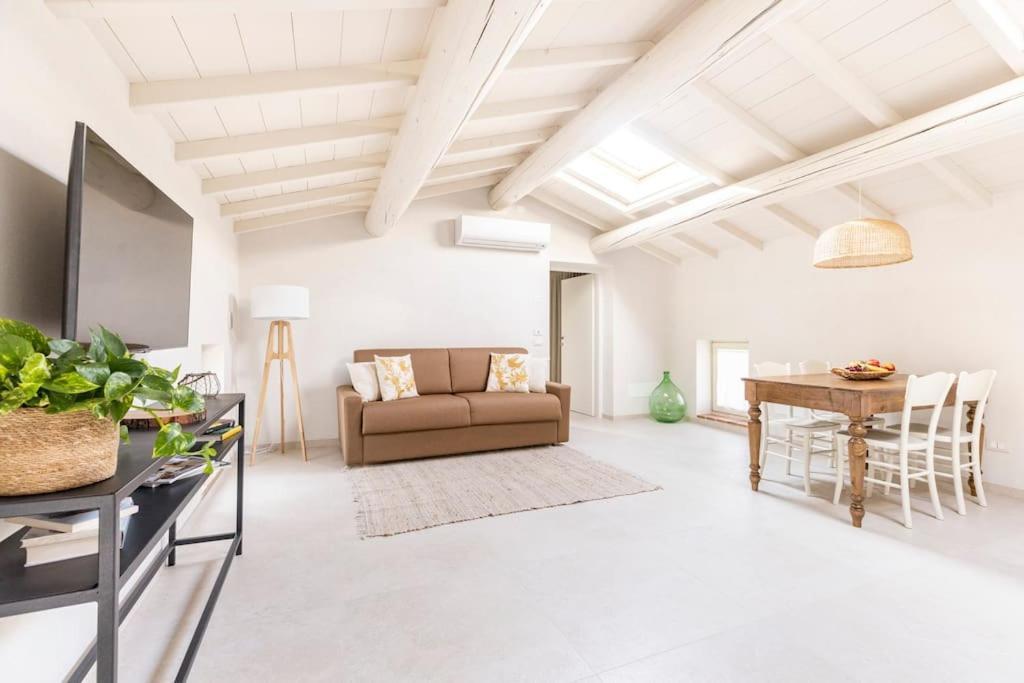 Verdeolivo 1876 - Apartments & Pool Mezzane di Sotto المظهر الخارجي الصورة