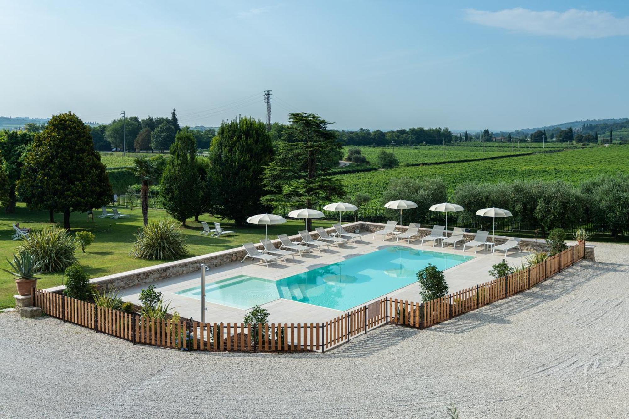 Verdeolivo 1876 - Apartments & Pool Mezzane di Sotto المظهر الخارجي الصورة